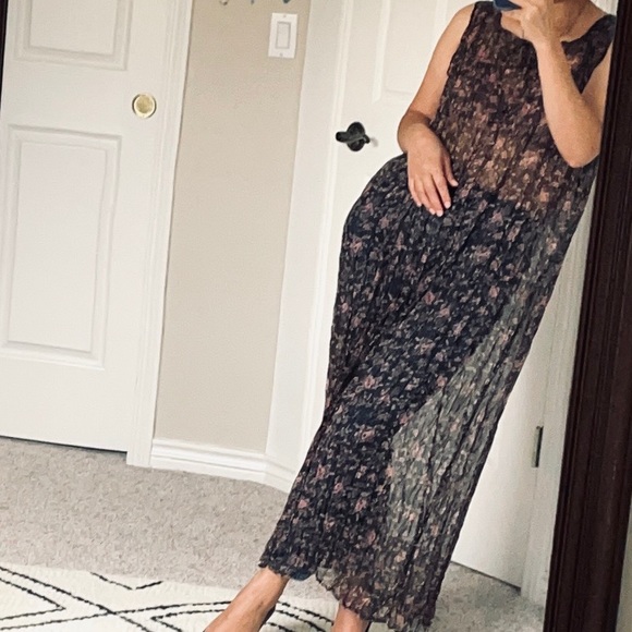 Vintage Floral Dress - Picture 12 of 13